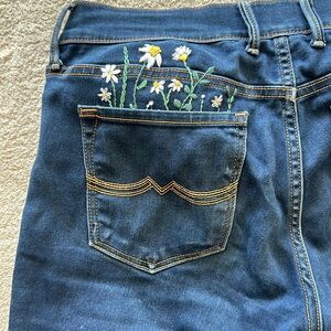 CUSTOM EMBROIDERED Lucky Brand boot cut dark wash jean, size 6/28 long